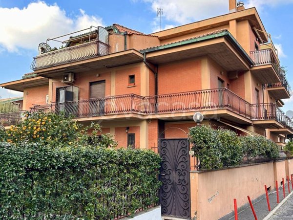 appartamento in vendita a Marino in zona Poggio delle Mole