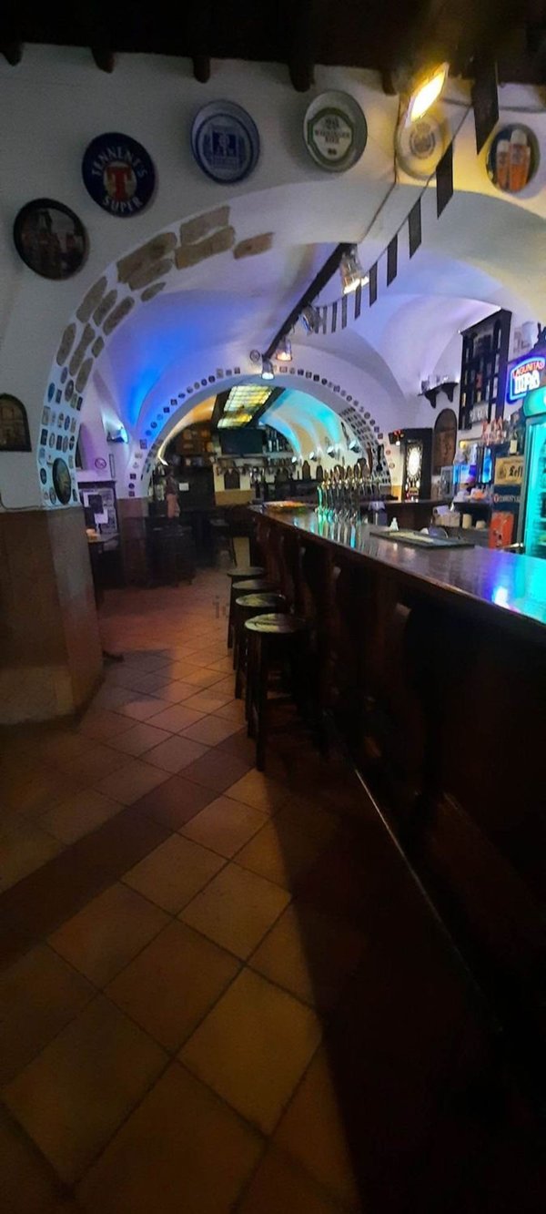 locale commerciale in vendita a Marino