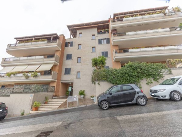 appartamento in vendita a Marino in zona Frattocchie