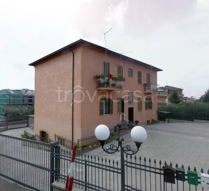 appartamento in vendita a Marino in zona Frattocchie