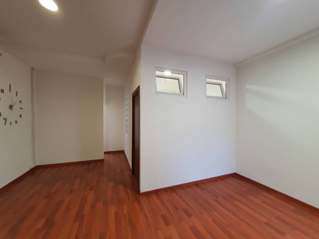 negozio in vendita a Marino in zona Frattocchie