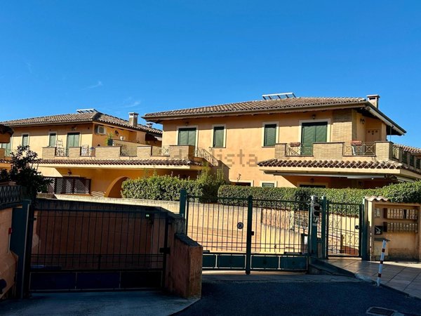 appartamento in vendita a Marino in zona Castelluccia