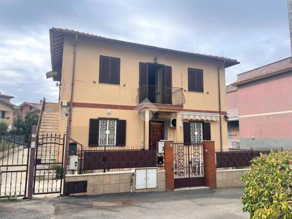 appartamento in vendita a Marino in zona Cava dei Selci