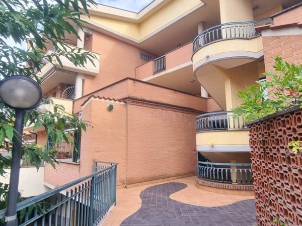 appartamento in vendita a Marino in zona Santa Maria delle Mole