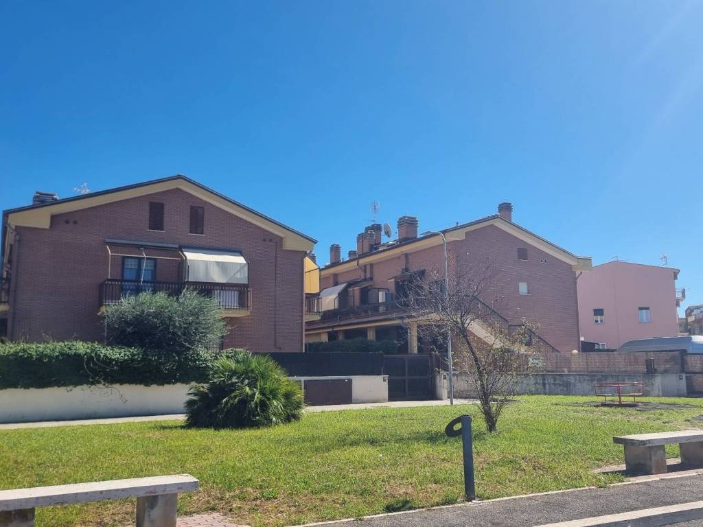 appartamento in vendita a Marino in zona Cava dei Selci