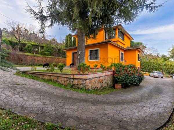 casa indipendente in vendita a Marino