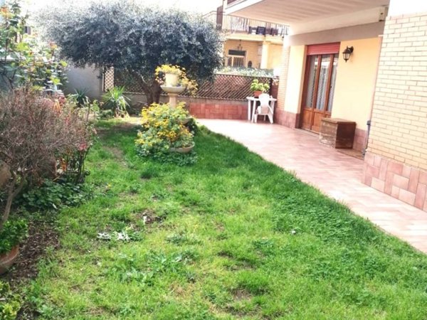 appartamento in vendita a Marino in zona Poggio delle Mole