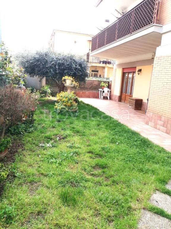 appartamento in vendita a Marino in zona Poggio delle Mole