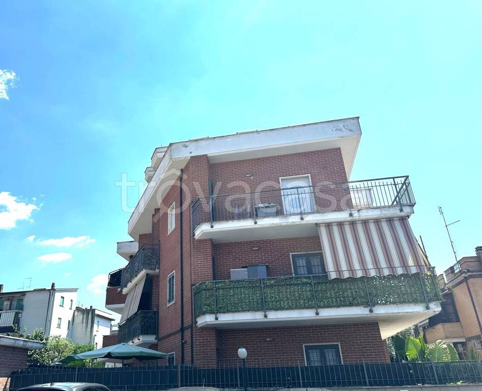 appartamento in vendita a Marino in zona Poggio delle Mole