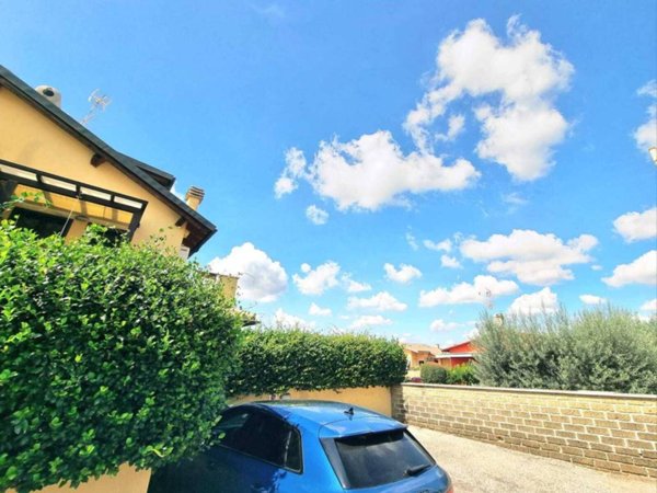 appartamento in vendita a Marino in zona Frattocchie