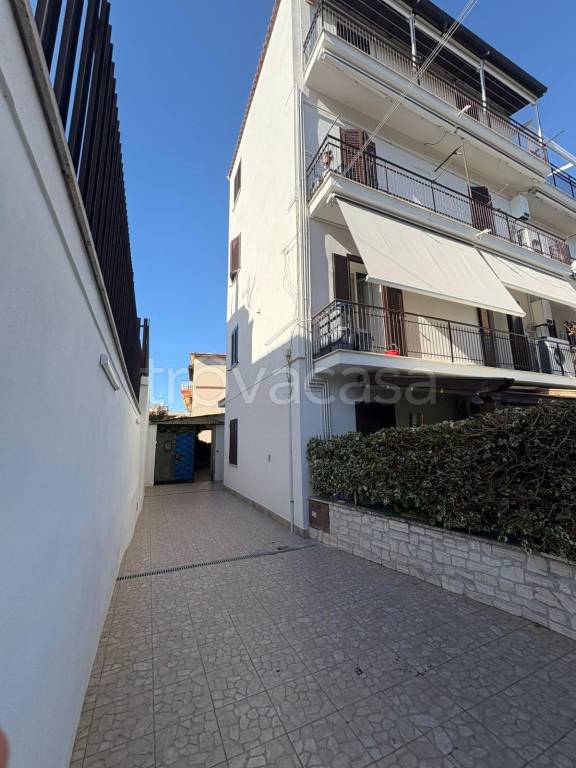 appartamento in vendita a Marino in zona Santa Maria delle Mole