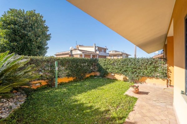 casa indipendente in vendita a Marino in zona Santa Maria delle Mole