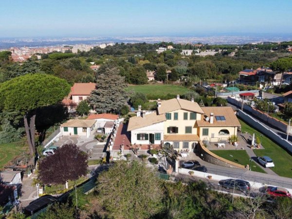 casa indipendente in vendita a Marino