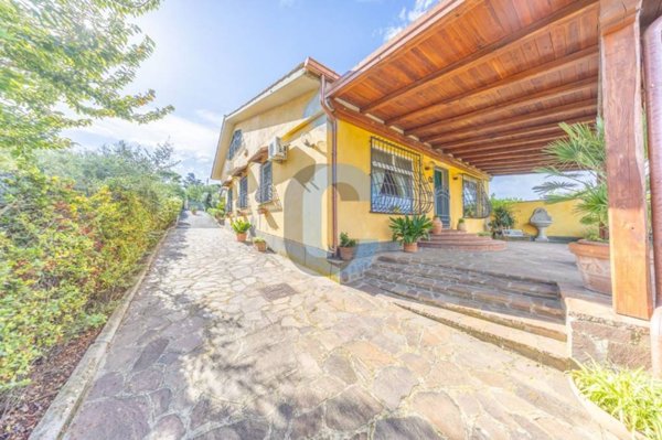 casa indipendente in vendita a Marino