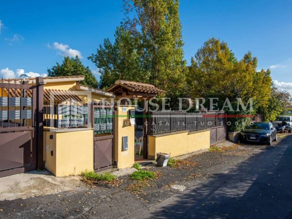 casa indipendente in vendita a Marino in zona Frattocchie