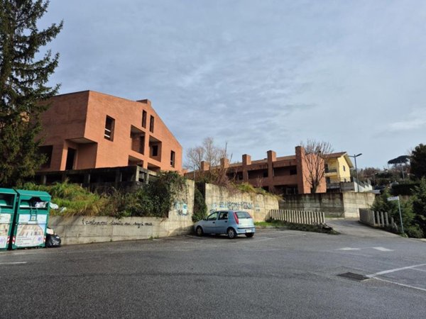 casa indipendente in vendita a Marino