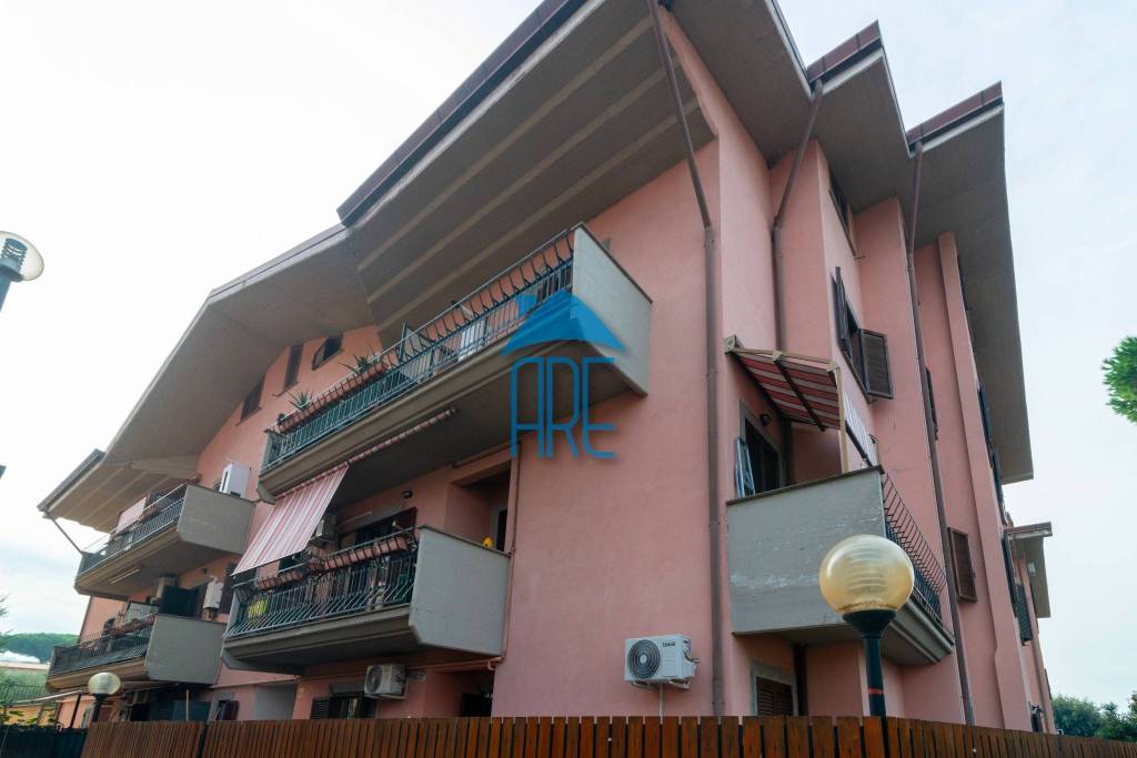 appartamento in vendita a Marino in zona Poggio delle Mole