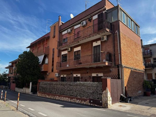 appartamento in vendita a Marino in zona Poggio delle Mole