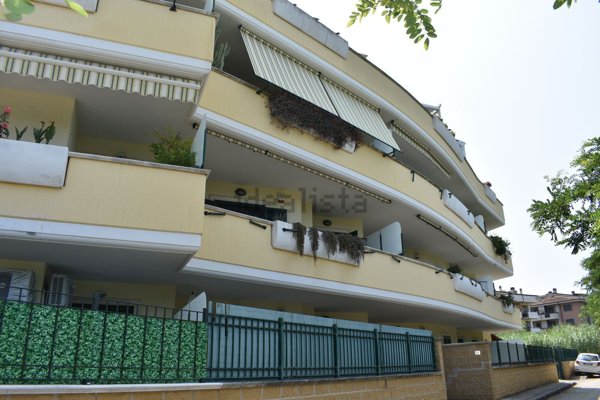 appartamento in vendita a Marino in zona Poggio delle Mole