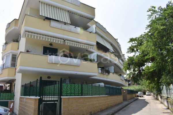 appartamento in vendita a Marino in zona Poggio delle Mole