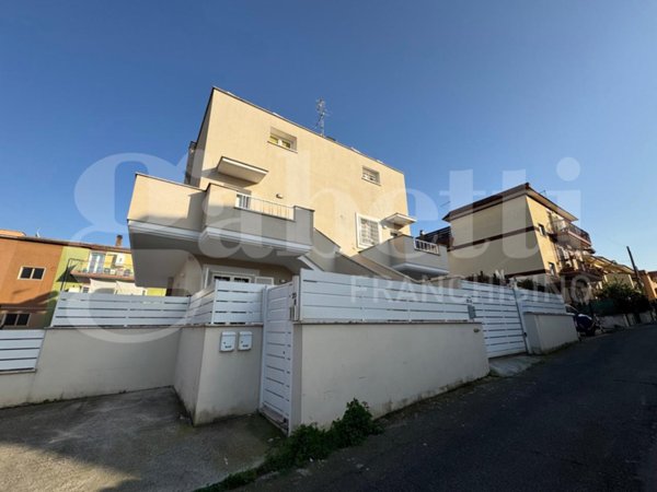 appartamento in vendita a Marino in zona Poggio delle Mole