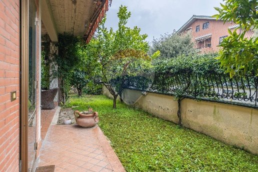 casa indipendente in vendita a Marino in zona Poggio delle Mole