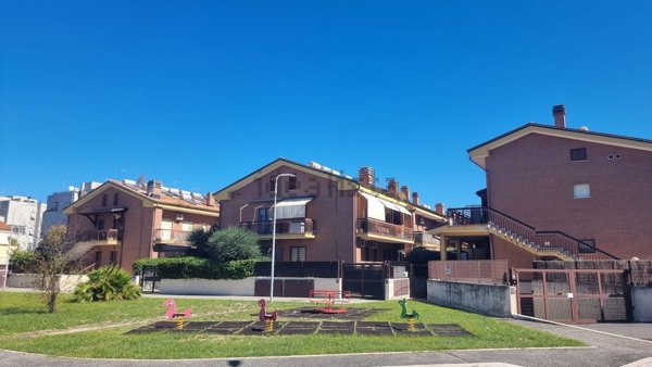 appartamento in vendita a Marino in zona Cava dei Selci