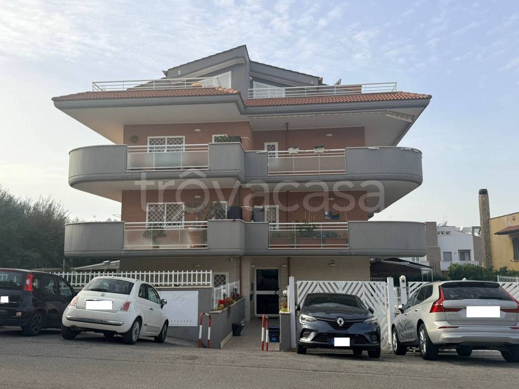 appartamento in vendita a Marino in zona Frattocchie