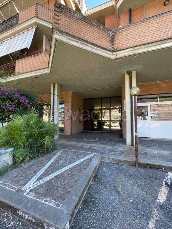 appartamento in vendita a Marino in zona Santa Maria delle Mole