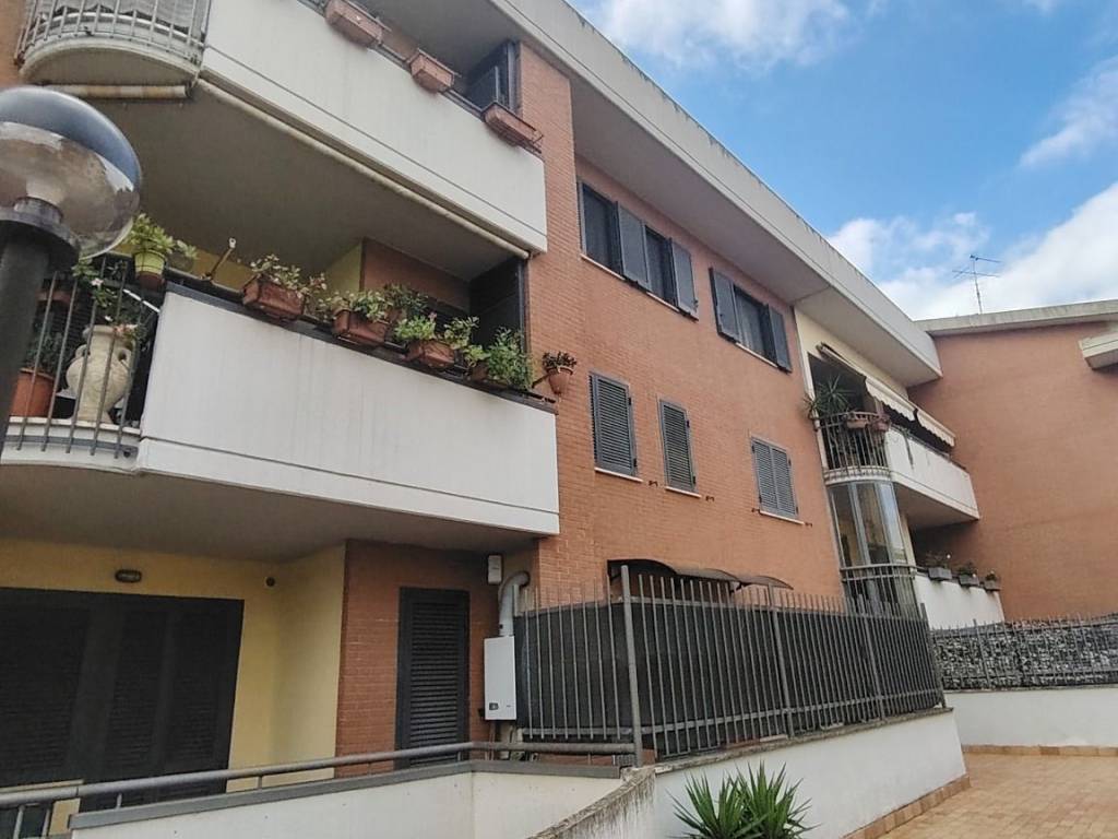 appartamento in vendita a Marino in zona Castelluccia