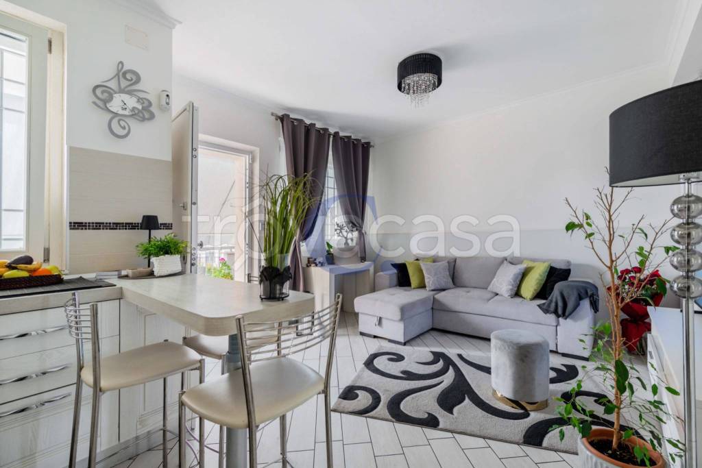 appartamento in vendita a Marino in zona Frattocchie