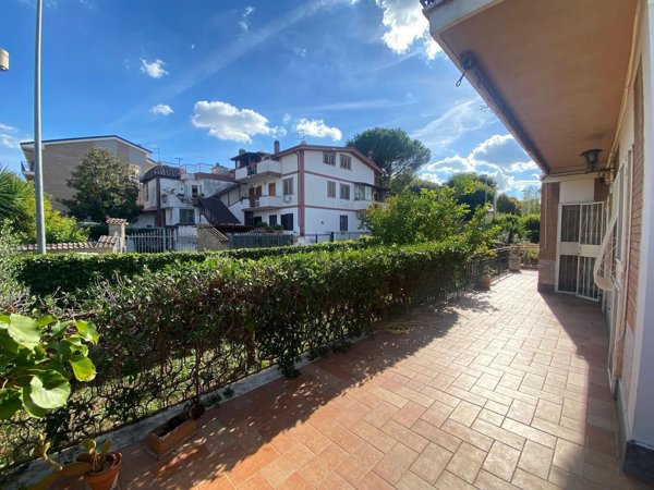 appartamento in vendita a Marino in zona Poggio delle Mole