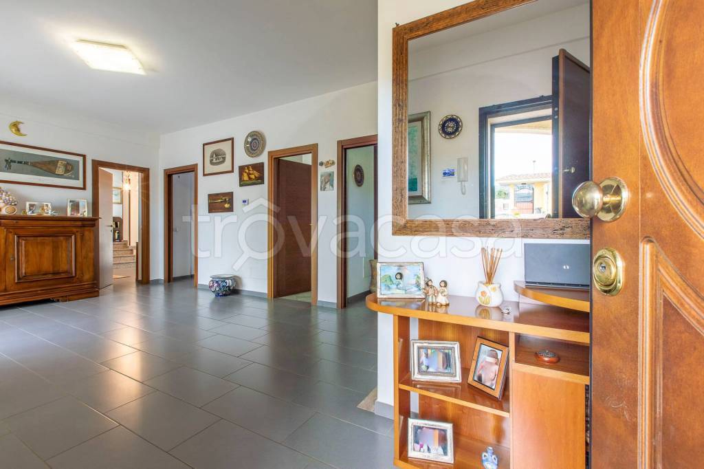 casa indipendente in vendita a Marino in zona Frattocchie