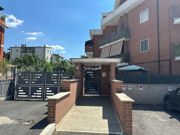 appartamento in vendita a Marino in zona Poggio delle Mole