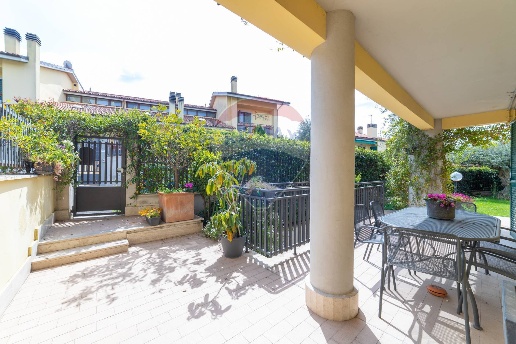 casa indipendente in vendita a Marino