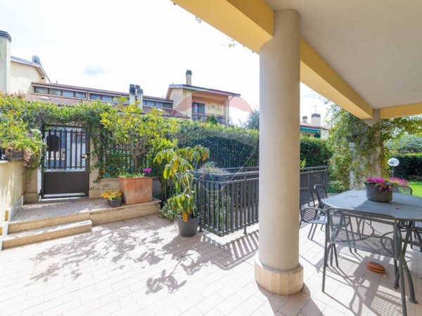 casa indipendente in vendita a Marino