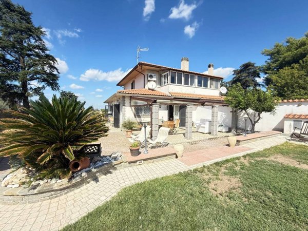 casa indipendente in vendita a Marino in zona Cava dei Selci
