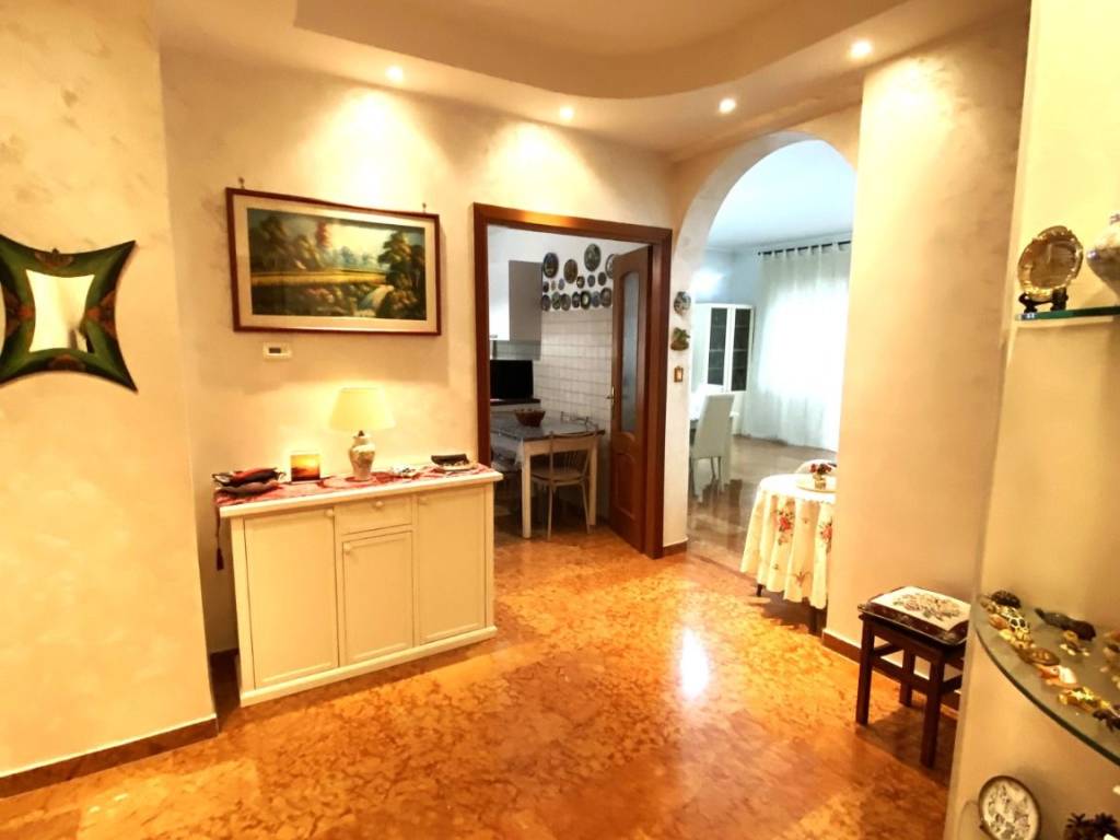 appartamento in vendita a Marino in zona Frattocchie