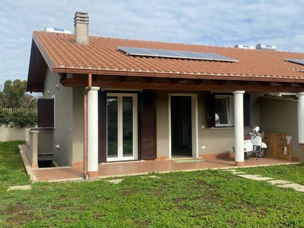 casa indipendente in vendita a Marino in zona Castelluccia