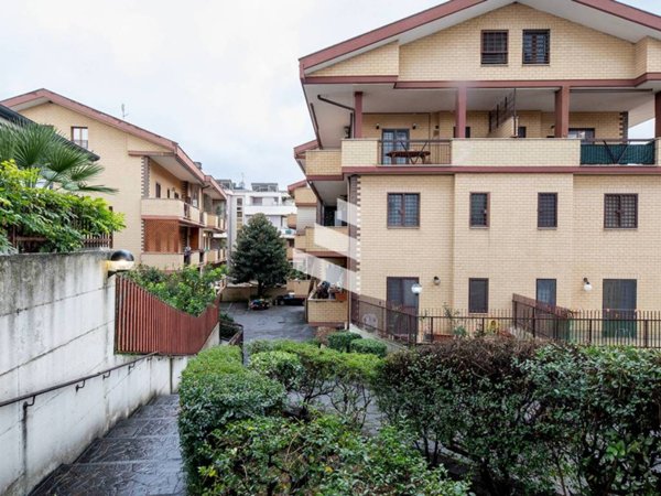 appartamento in vendita a Marino in zona Santa Maria delle Mole