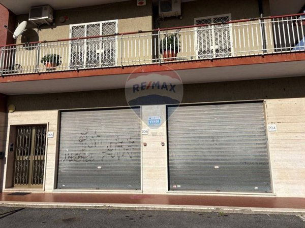 negozio in vendita a Marino in zona Santa Maria delle Mole