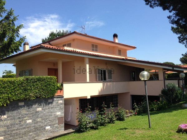 casa indipendente in vendita a Marino