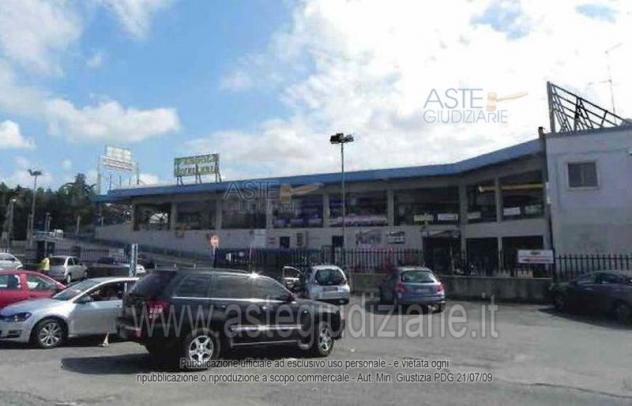 locale commerciale in vendita a Marino