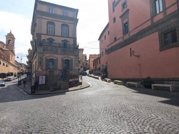 negozio in vendita a Marino