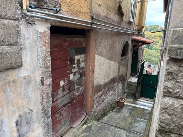 locale commerciale in vendita a Marino