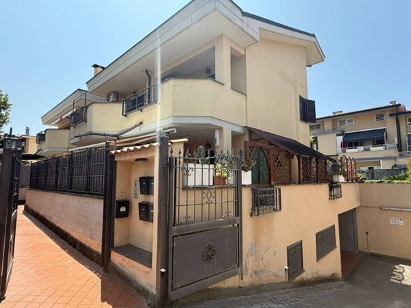 appartamento in vendita a Marino in zona Frattocchie