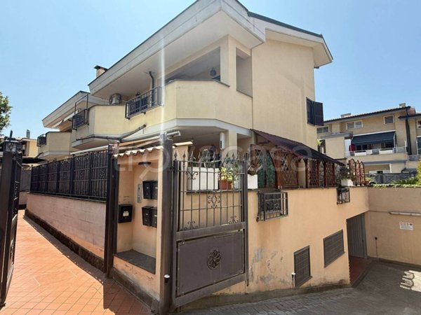 appartamento in vendita a Marino in zona Frattocchie