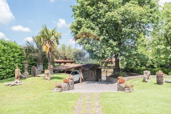 casa indipendente in vendita a Marino