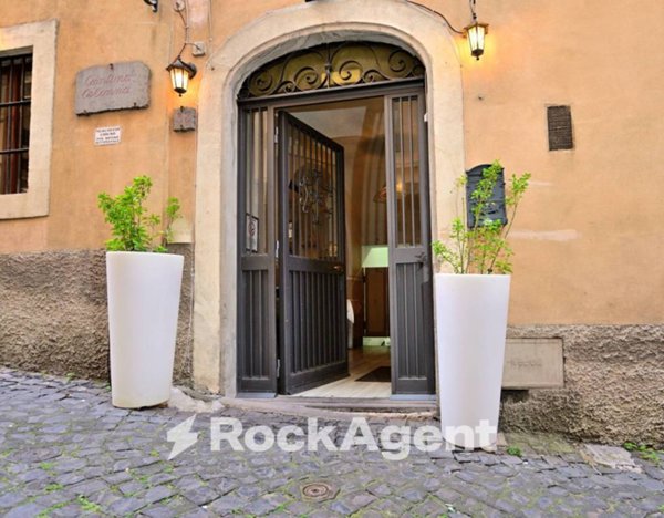 negozio in vendita a Marino