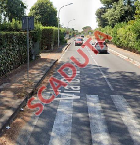 locale commerciale in vendita a Marino in zona Frattocchie